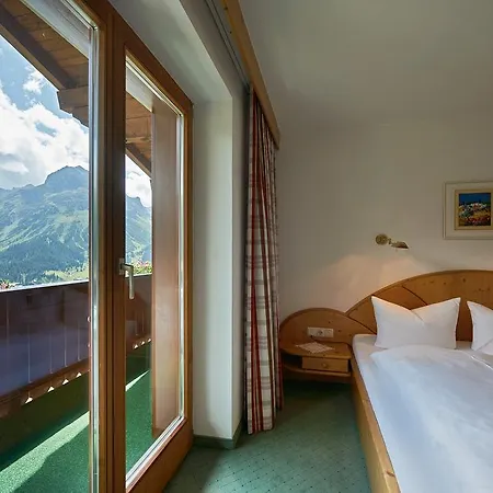 Guest house Bergland 3*